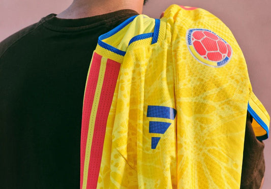 CAMISETA SELECCION COLOMBIA VERSION JUGADOR + CAJA DE LUJO